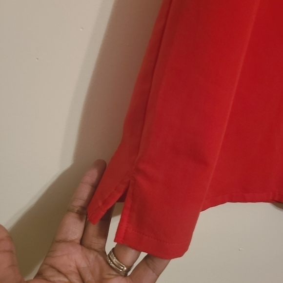 FIGS | Women's Red V-Neck One Pocket Scrubs Top (Size Medium) - Picture 9 of 12